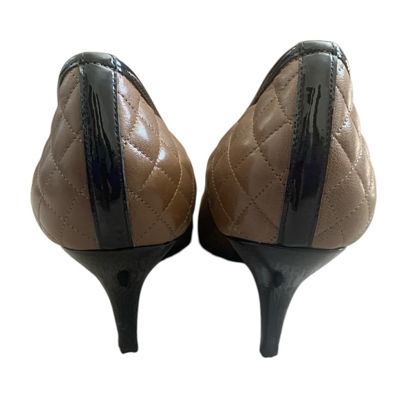 Bruno Magli Quilted Leather Cap Toe Pumps Size 40 EUC - Classic Designer Heels - Picture 3 of 10